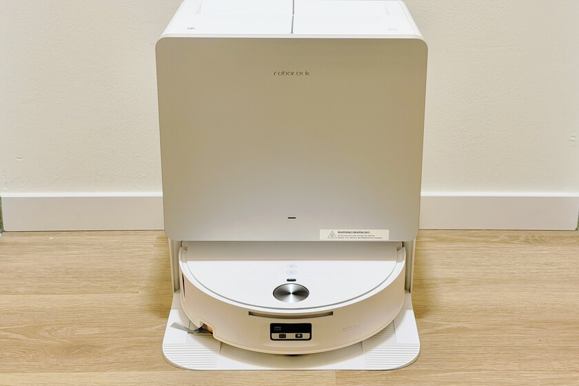 Análisis del Roborock Saros 20 Flow Complete: Innovación en Aspirado y Fregado de Alta Gama