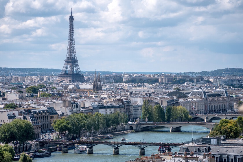 Vecinos de París se oponen a un centro de datos gigante que consumiría cuatro veces la energía de Disneyland