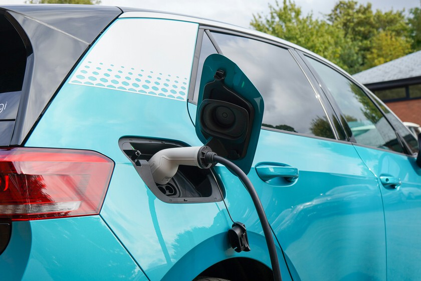 Innovaciones en la Recarga de Vehículos Eléctricos: Soluciones Urbanas y Particulares