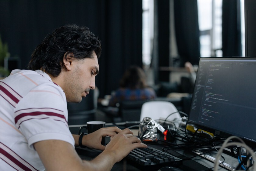 El Impacto de la IA en la Salud Mental de Programadores: Una Crisis de Identidad y Desmotivación Laboral