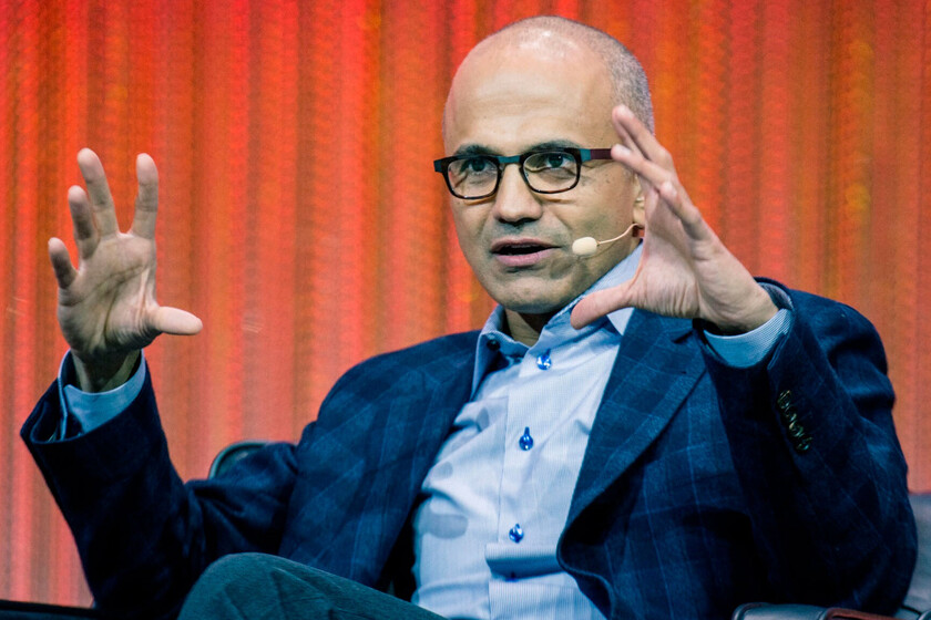 Microsoft se Reorganiza para Priorizar Agentes de IA y Estrategia de Inversión