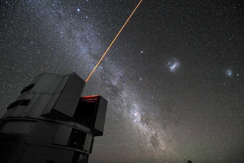 Científicos Unen Señales de Múltiples Telescopios con una Linterna Fotónica para Observar Objetos Difusos